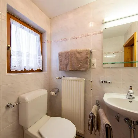 Gaestehaus Strauss Seefeld w Tirolu